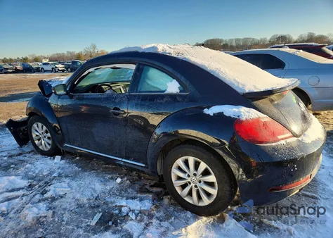 2019 Volkswagen Beetle S z USA, uszkodzony, nr VIN 3VWFD7AT0KM706446